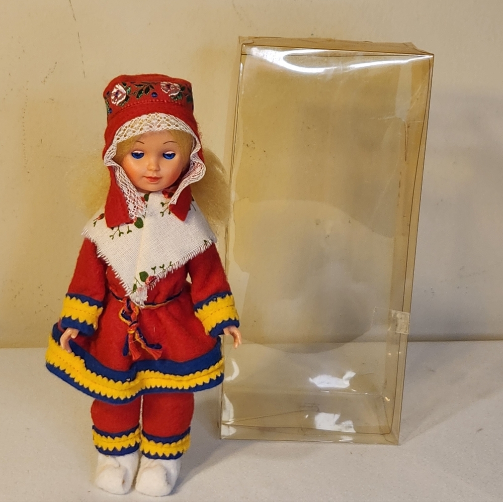 Vintage Handcrafted Finland by Noitarumpu Sleepy Eye Souvenir Doll 8" Doll